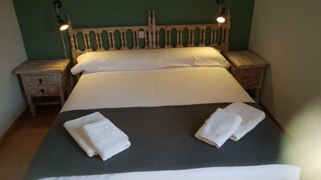Hostal Becerril ベセリル・デ・ラ・シエラ エクステリア 写真