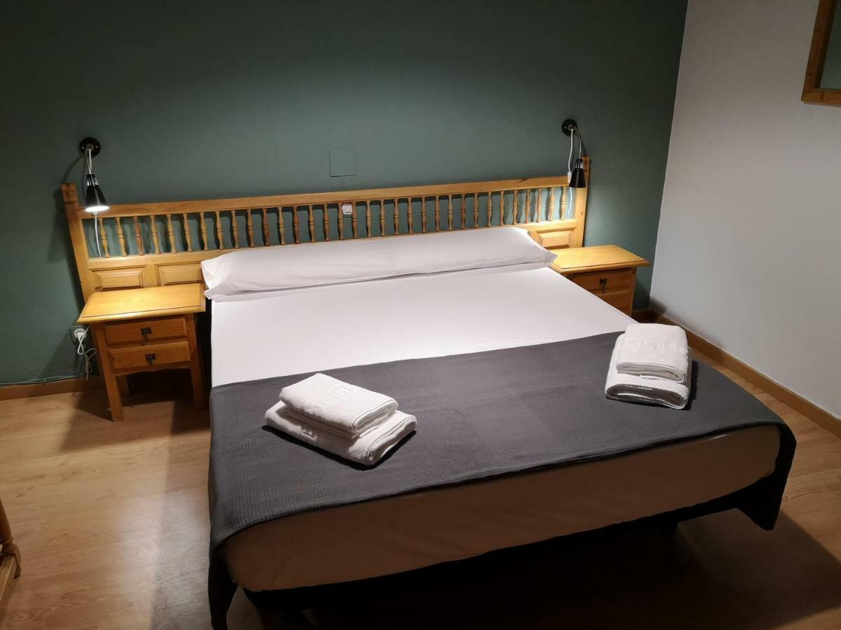 Hostal Becerril ベセリル・デ・ラ・シエラ エクステリア 写真
